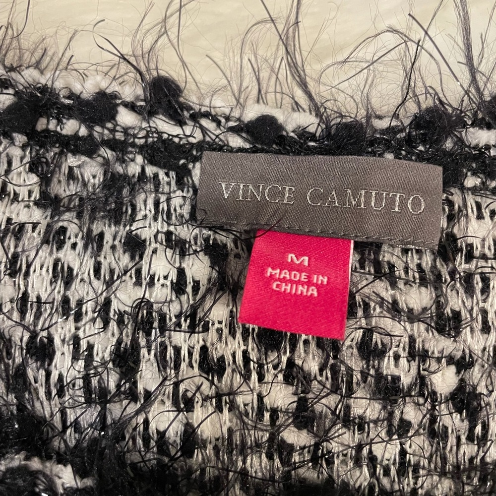 Vince camuto Extremely soft black and white mid-sleeve  sweater size medium - Picture 12 of 13